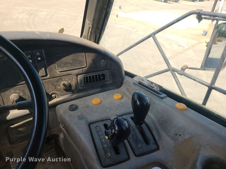 image for item LE9151 2005 Caterpillar 740  haul truck