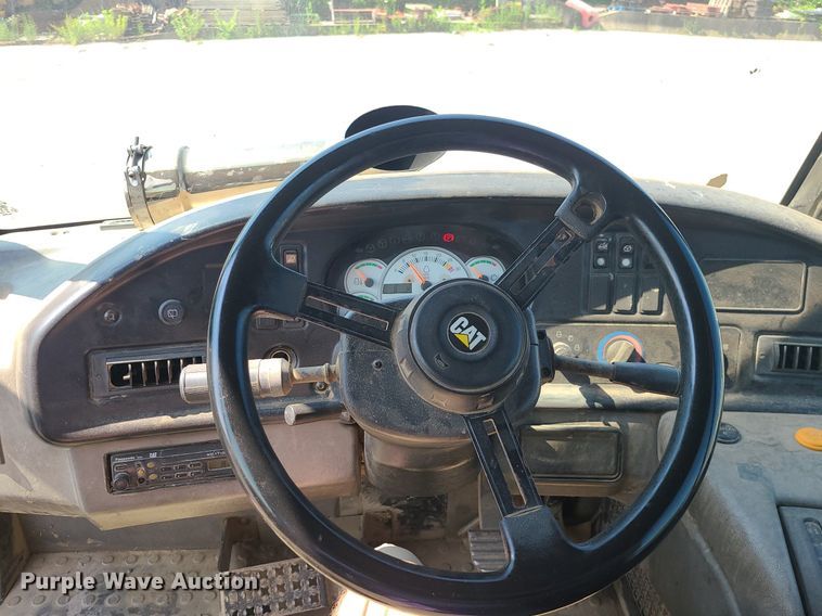 image for item LE9151 2005 Caterpillar 740  haul truck