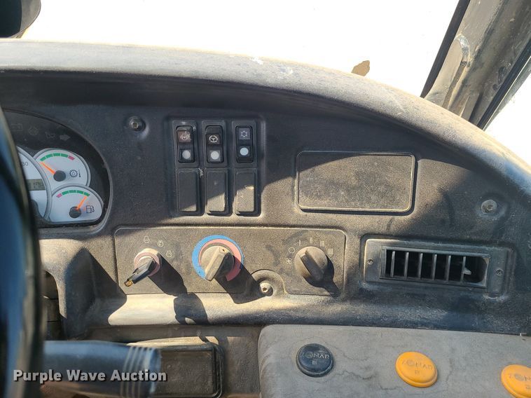 image for item LE9151 2005 Caterpillar 740  haul truck