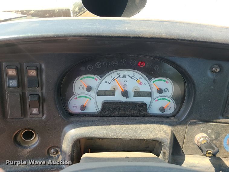 image for item LE9151 2005 Caterpillar 740  haul truck