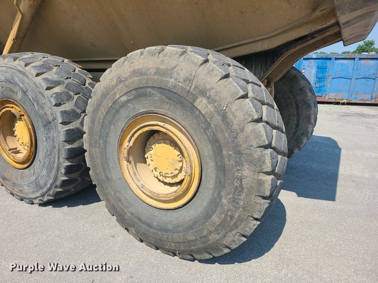 image for item LE9151 2005 Caterpillar 740  haul truck