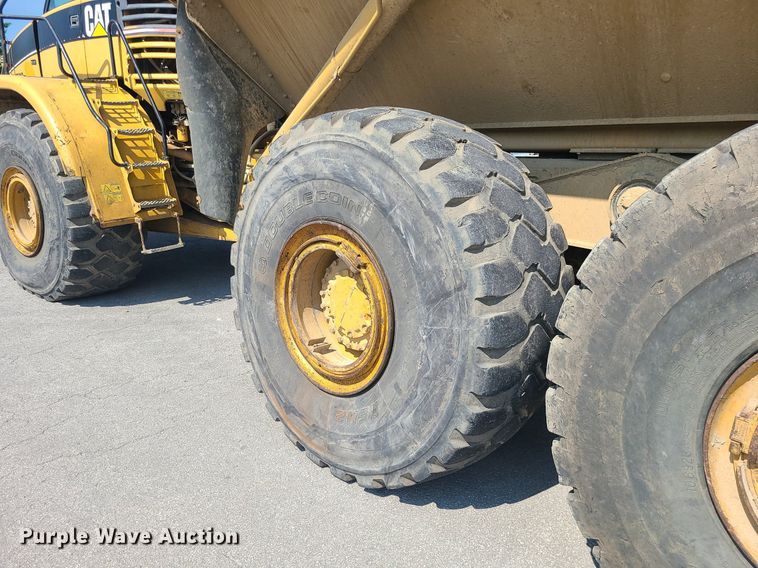 image for item LE9151 2005 Caterpillar 740  haul truck