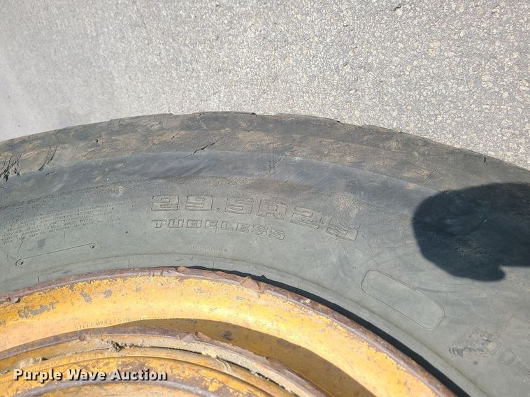 image for item LE9151 2005 Caterpillar 740  haul truck