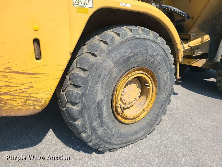 image for item LE9151 2005 Caterpillar 740  haul truck