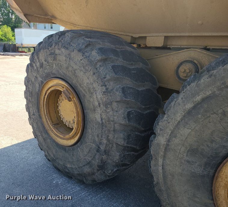 image for item LE9151 2005 Caterpillar 740  haul truck