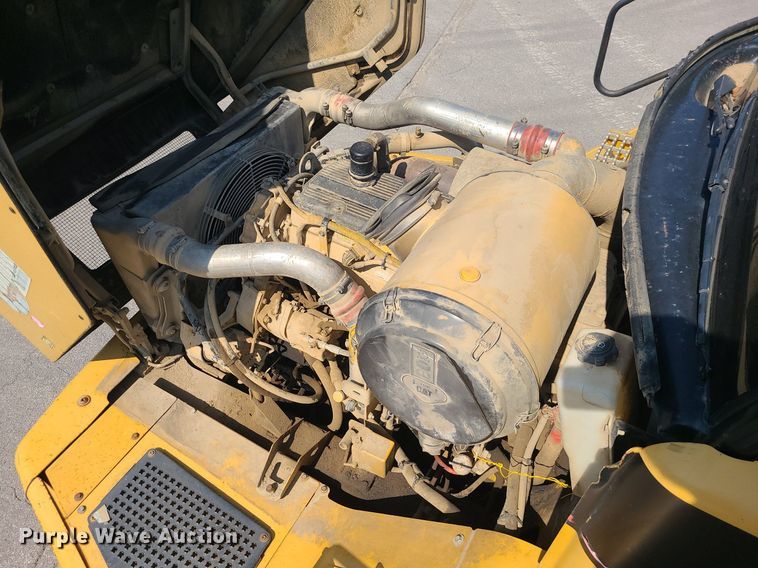 image for item LE9151 2005 Caterpillar 740  haul truck