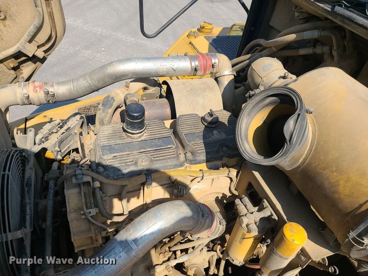 image for item LE9151 2005 Caterpillar 740  haul truck