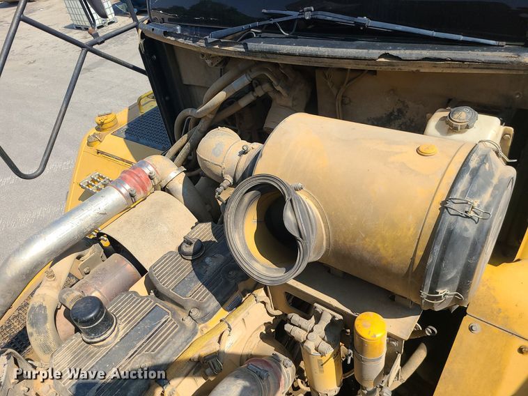 image for item LE9151 2005 Caterpillar 740  haul truck