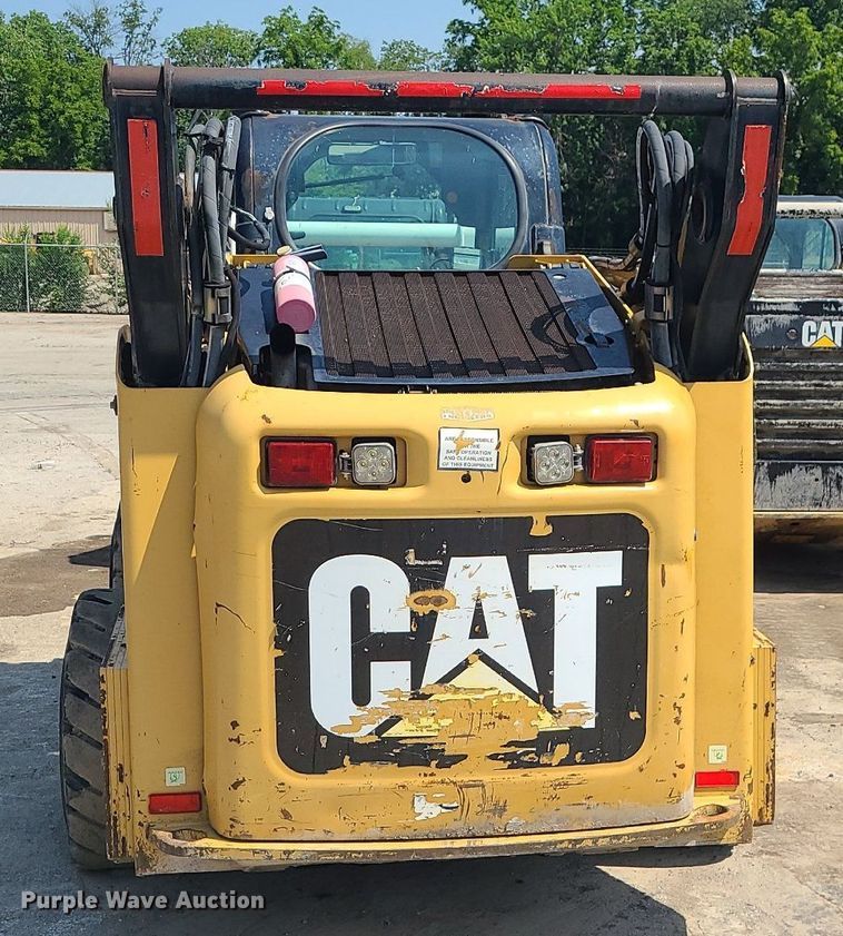 image for item LE9152 2008 Caterpillar 272C  skid steer loader