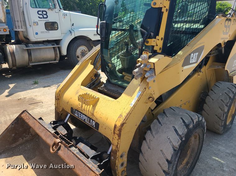 image for item LE9152 2008 Caterpillar 272C  skid steer loader