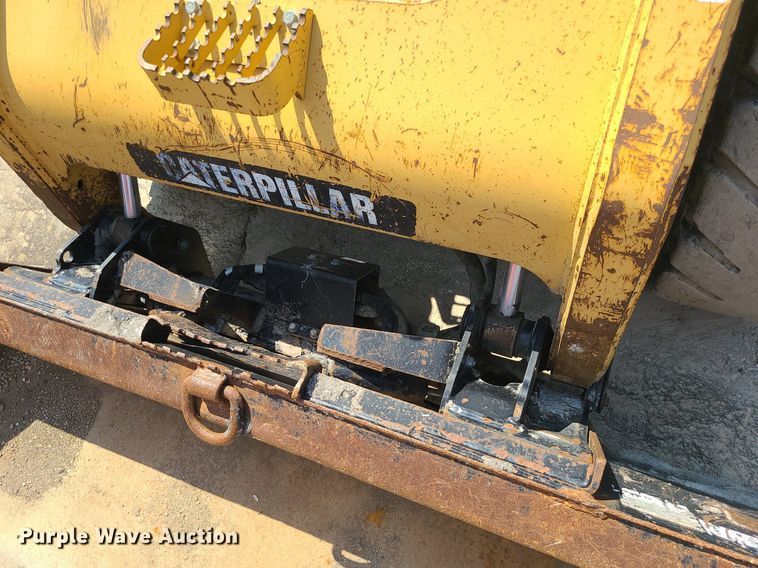 image for item LE9152 2008 Caterpillar 272C  skid steer loader
