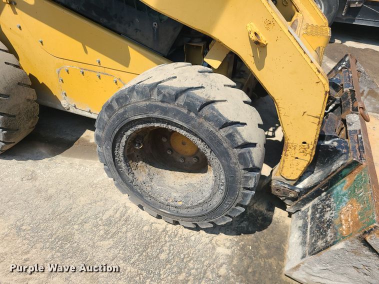 image for item LE9152 2008 Caterpillar 272C  skid steer loader