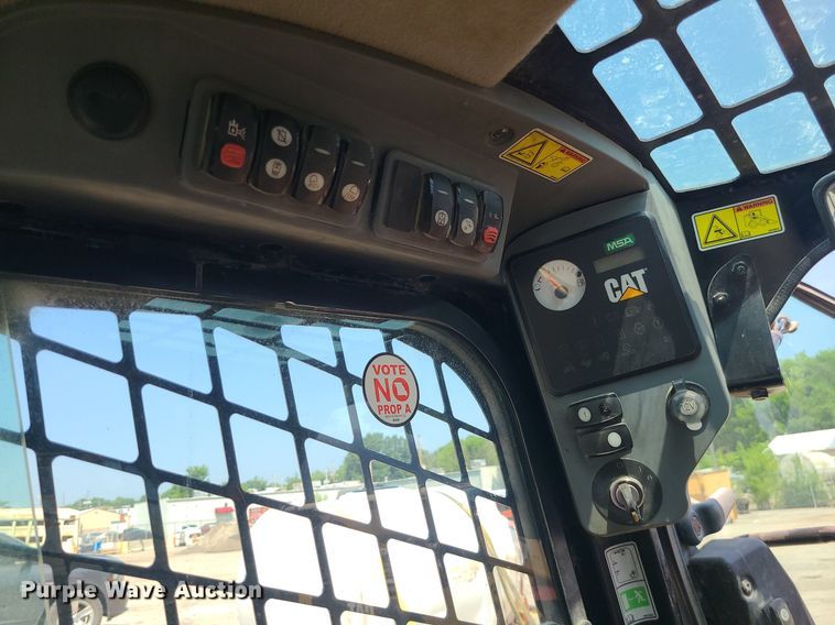 image for item LE9152 2008 Caterpillar 272C  skid steer loader