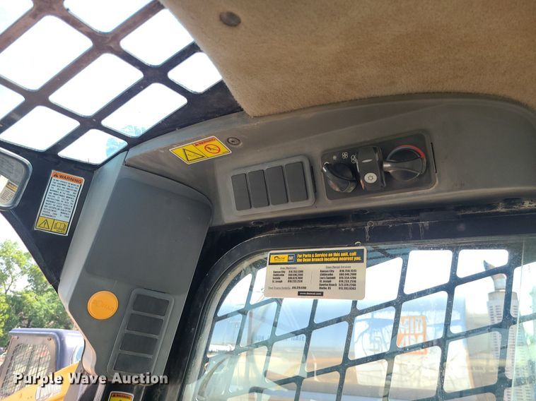 image for item LE9152 2008 Caterpillar 272C  skid steer loader