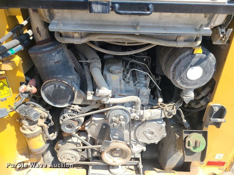 image for item LE9152 2008 Caterpillar 272C  skid steer loader