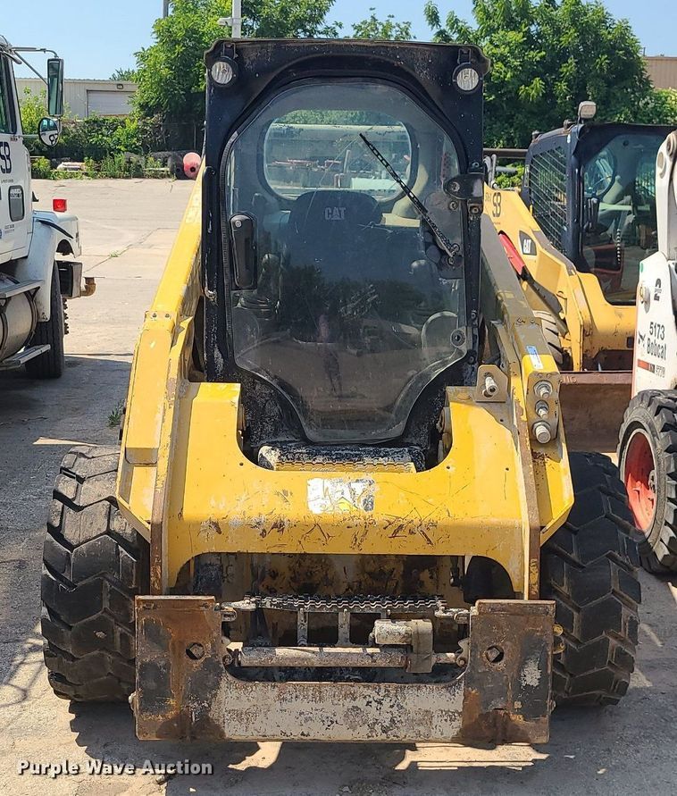 image for item LE9153 2014 Caterpillar 262D  skid steer loader