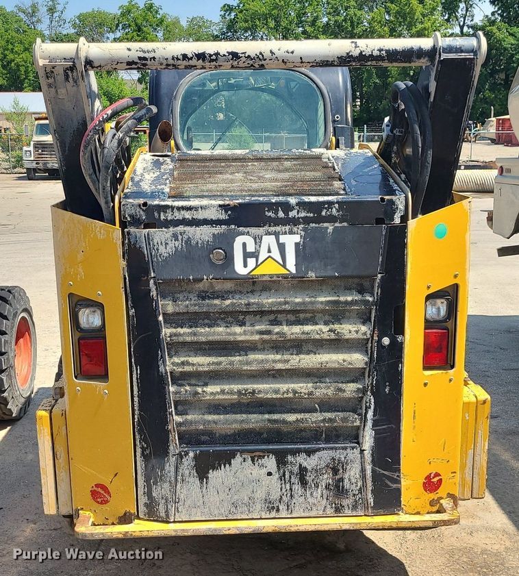 image for item LE9153 2014 Caterpillar 262D  skid steer loader