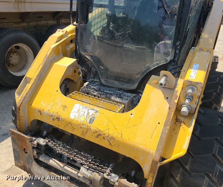 image for item LE9153 2014 Caterpillar 262D  skid steer loader
