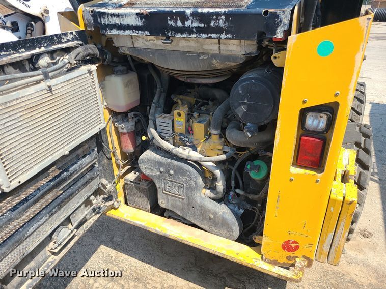 image for item LE9153 2014 Caterpillar 262D  skid steer loader
