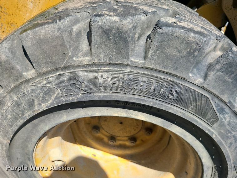 image for item LE9153 2014 Caterpillar 262D  skid steer loader