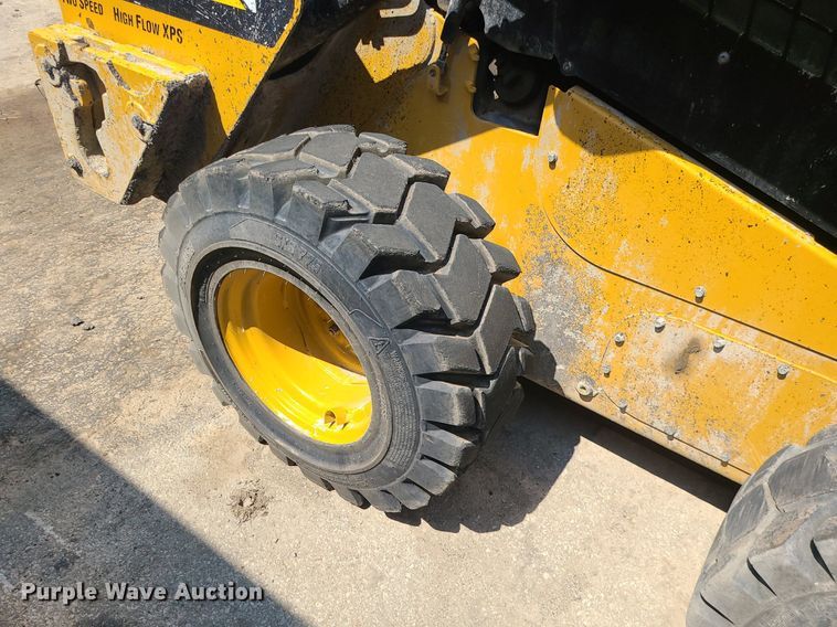 image for item LE9153 2014 Caterpillar 262D  skid steer loader