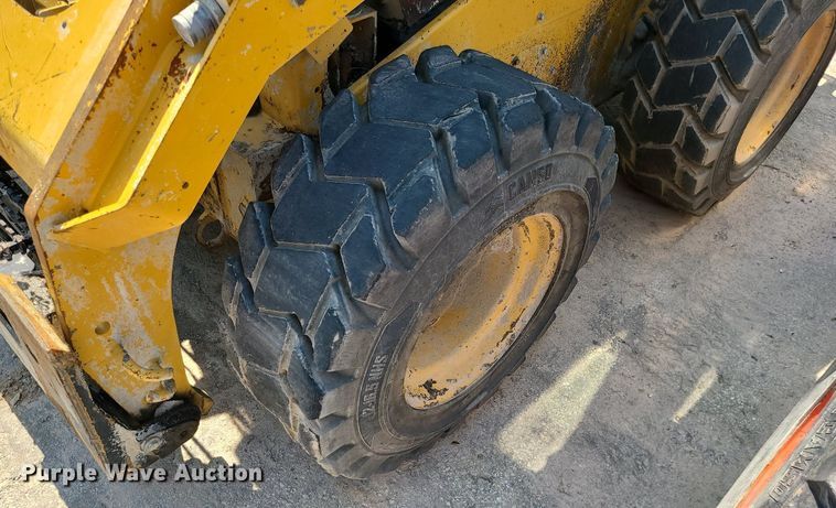 image for item LE9153 2014 Caterpillar 262D  skid steer loader