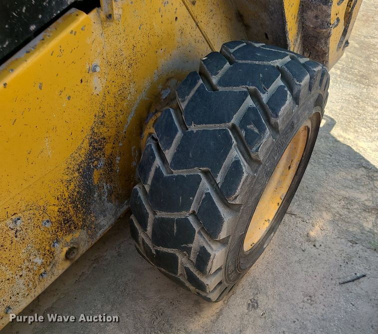 image for item LE9153 2014 Caterpillar 262D  skid steer loader