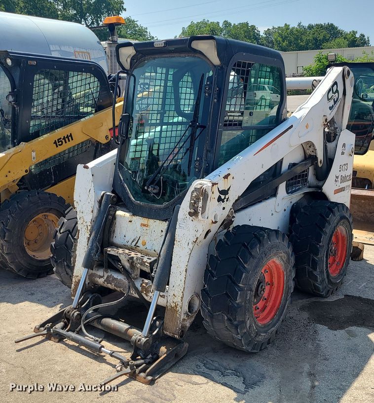 image for item LE9154 2013 Bobcat S770  skid steer loader