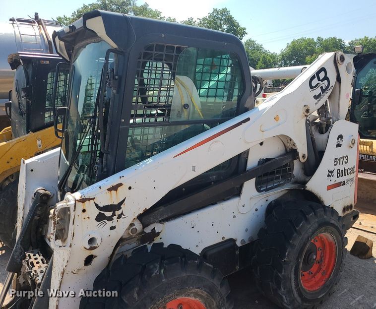 image for item LE9154 2013 Bobcat S770  skid steer loader