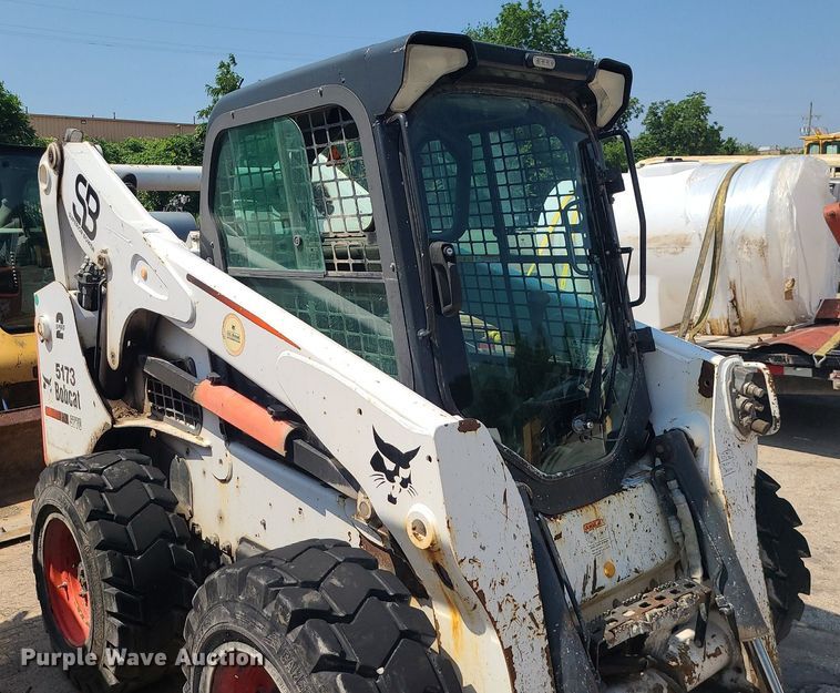 image for item LE9154 2013 Bobcat S770  skid steer loader
