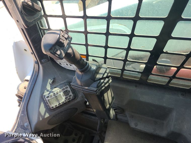 image for item LE9154 2013 Bobcat S770  skid steer loader