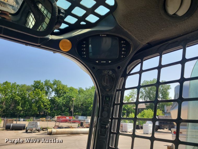 image for item LE9154 2013 Bobcat S770  skid steer loader