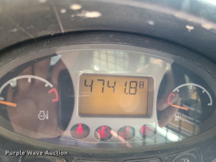 image for item LE9154 2013 Bobcat S770  skid steer loader