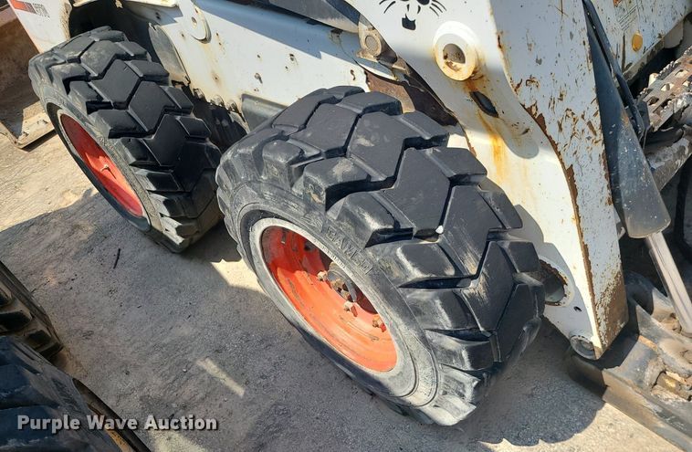 image for item LE9154 2013 Bobcat S770  skid steer loader