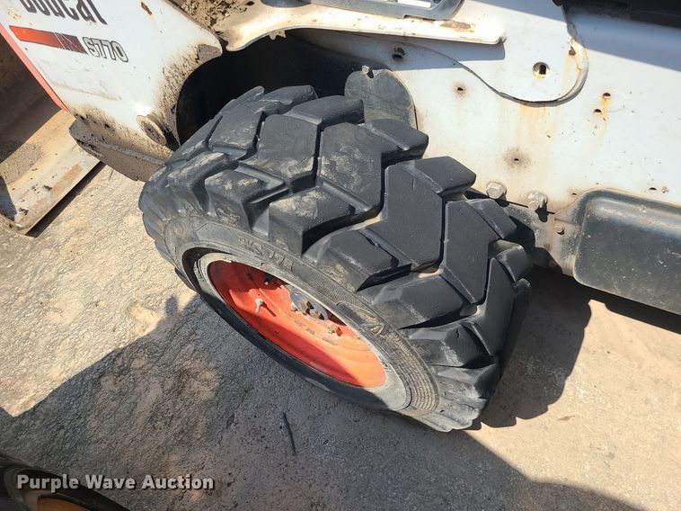 image for item LE9154 2013 Bobcat S770  skid steer loader