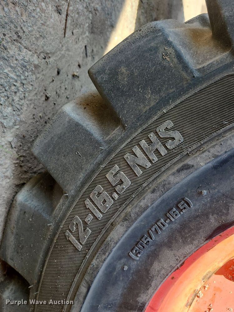 image for item LE9154 2013 Bobcat S770  skid steer loader