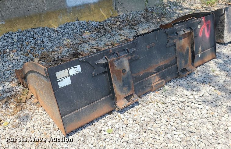 image for item LE9161 86"W skid steer bucket