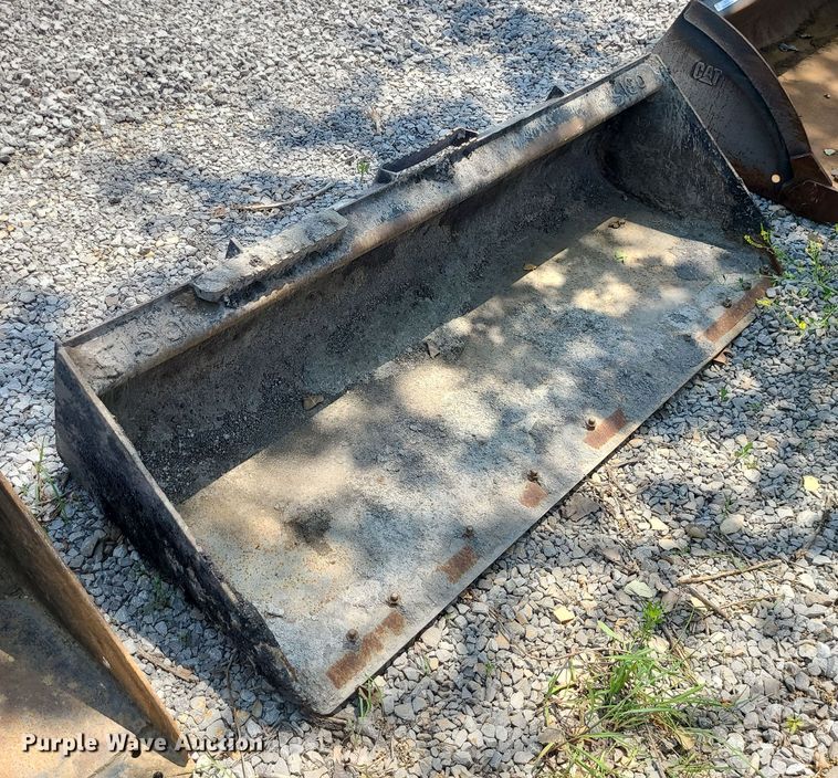 image for item LE9162 80"W skid steer bucket