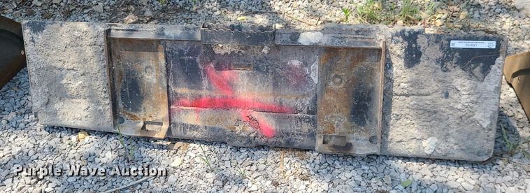 image for item LE9162 80"W skid steer bucket