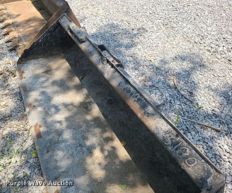 image for item LE9162 80"W skid steer bucket