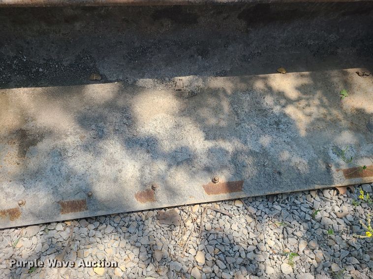 image for item LE9162 80"W skid steer bucket