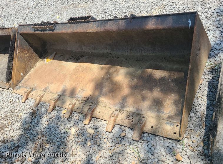 image for item LE9163 86"W skid steer bucket