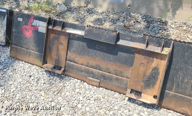 image for item LE9163 86"W skid steer bucket