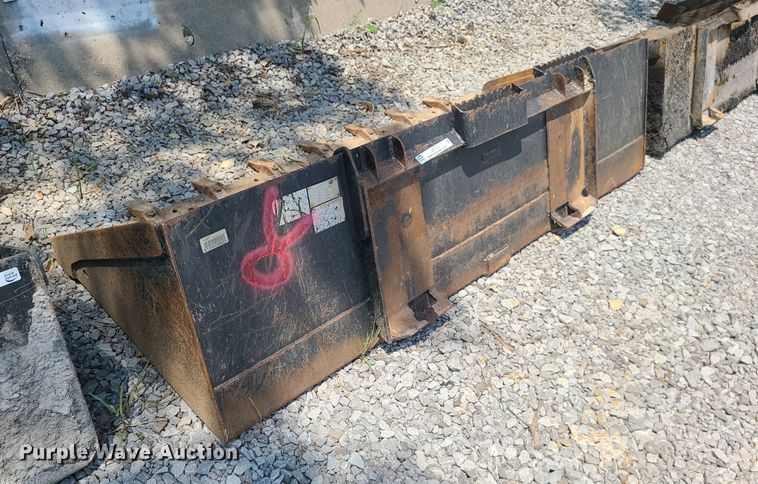 image for item LE9163 86"W skid steer bucket
