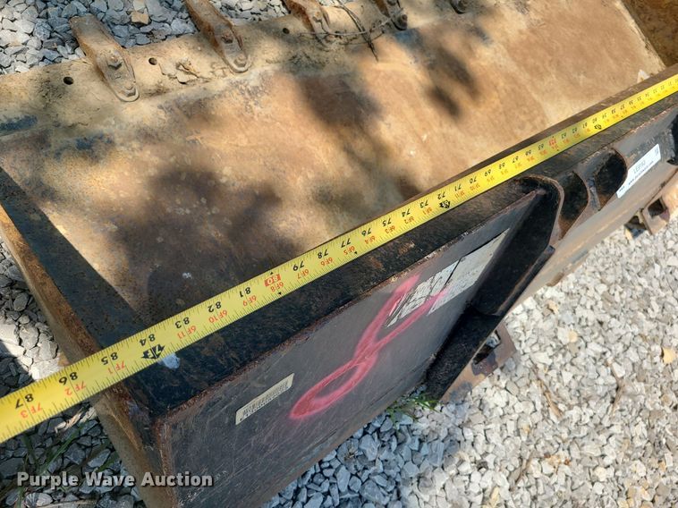 image for item LE9163 86"W skid steer bucket