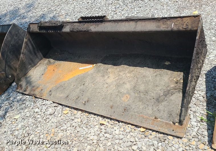 image for item LE9164 76"W skid steer bucket