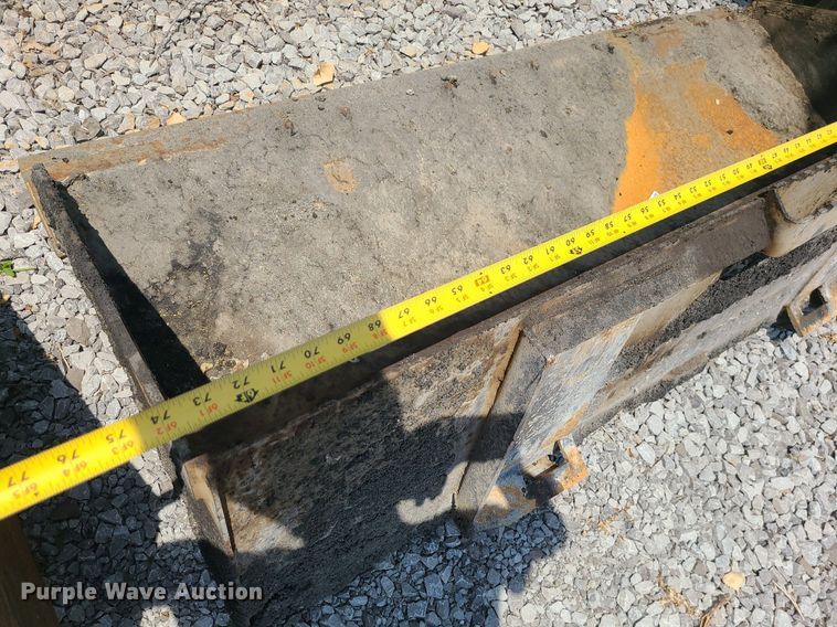 image for item LE9164 76"W skid steer bucket