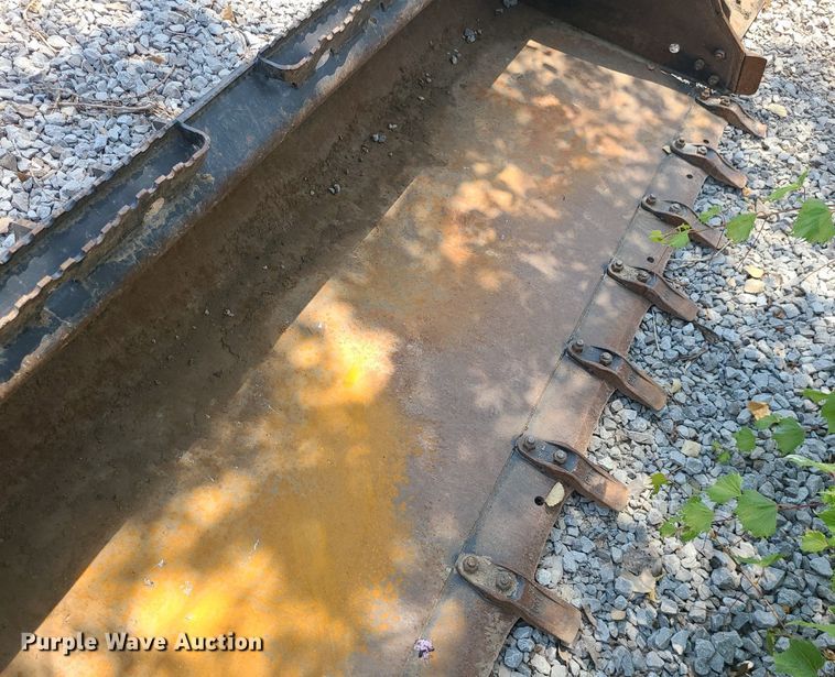 image for item LE9165 86"W skid steer bucket