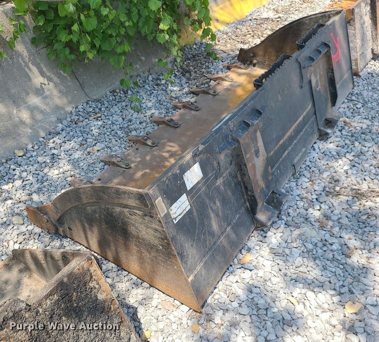 image for item LE9165 86"W skid steer bucket