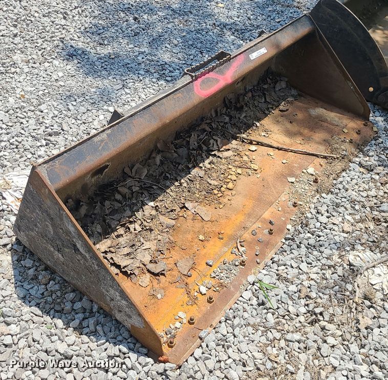 image for item LE9166 80"W skid steer bucket